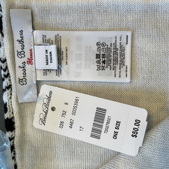 Brooks Brothers hat and scarf. - Picture 6 of 7